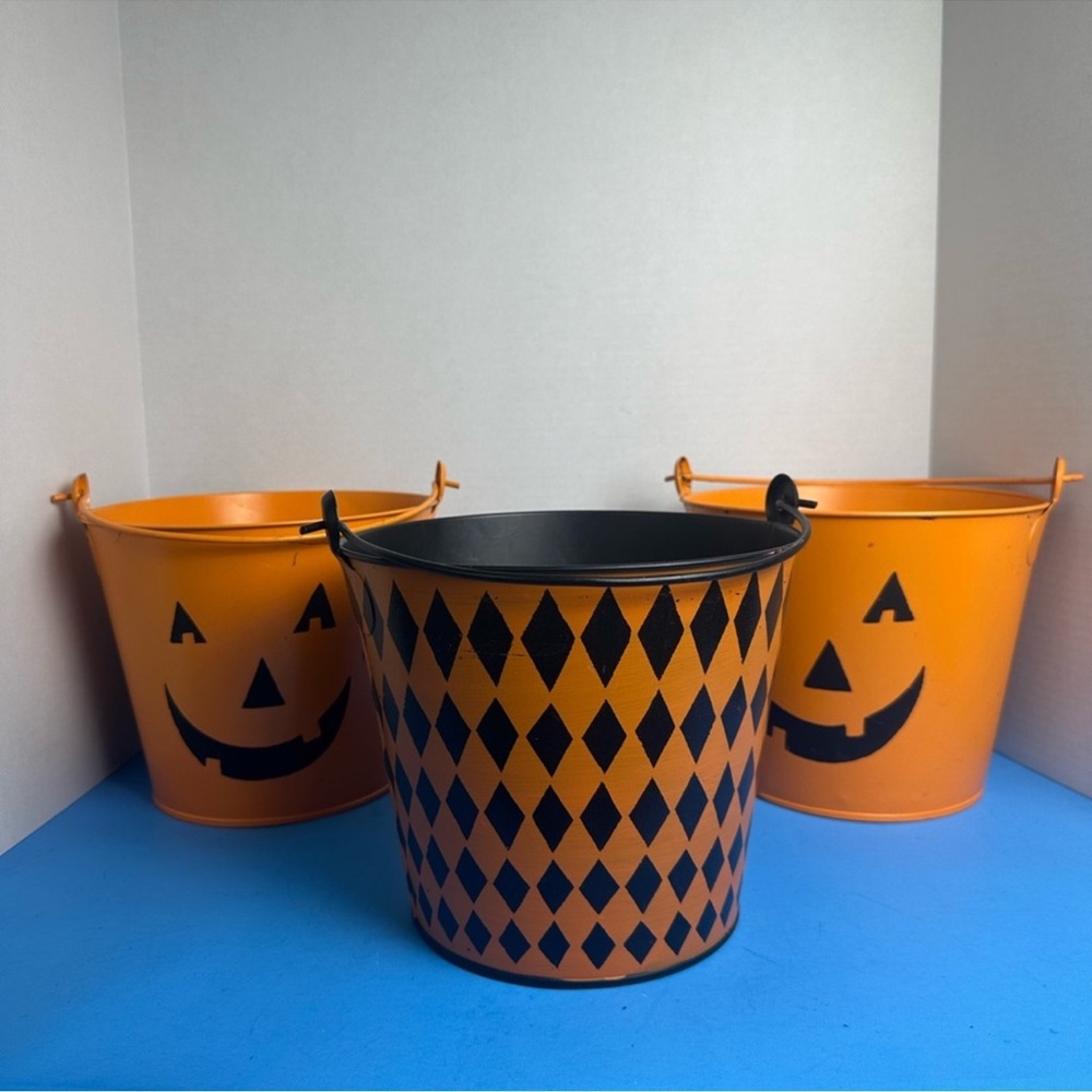 3 pieces Tin Halloween candy bucket with handle for decoration